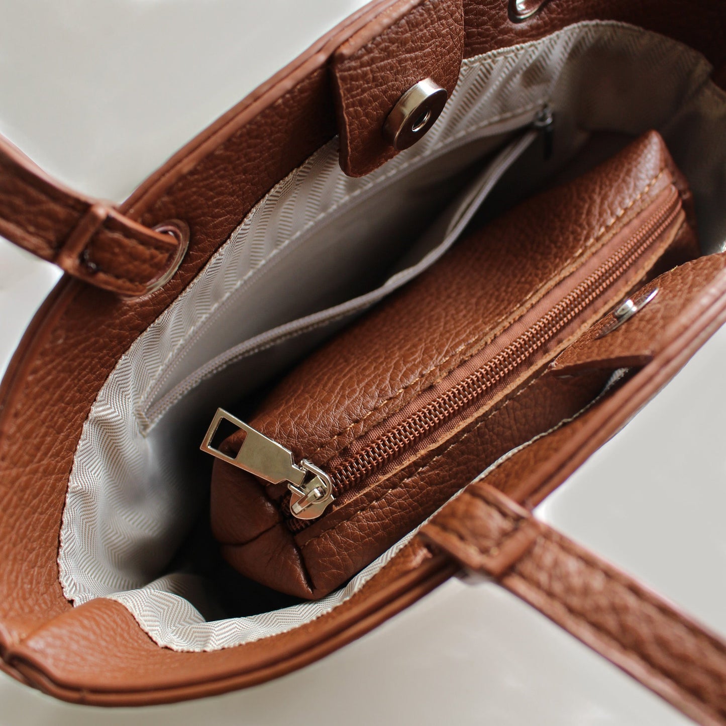 Olivia Shoulder Bag | Brown