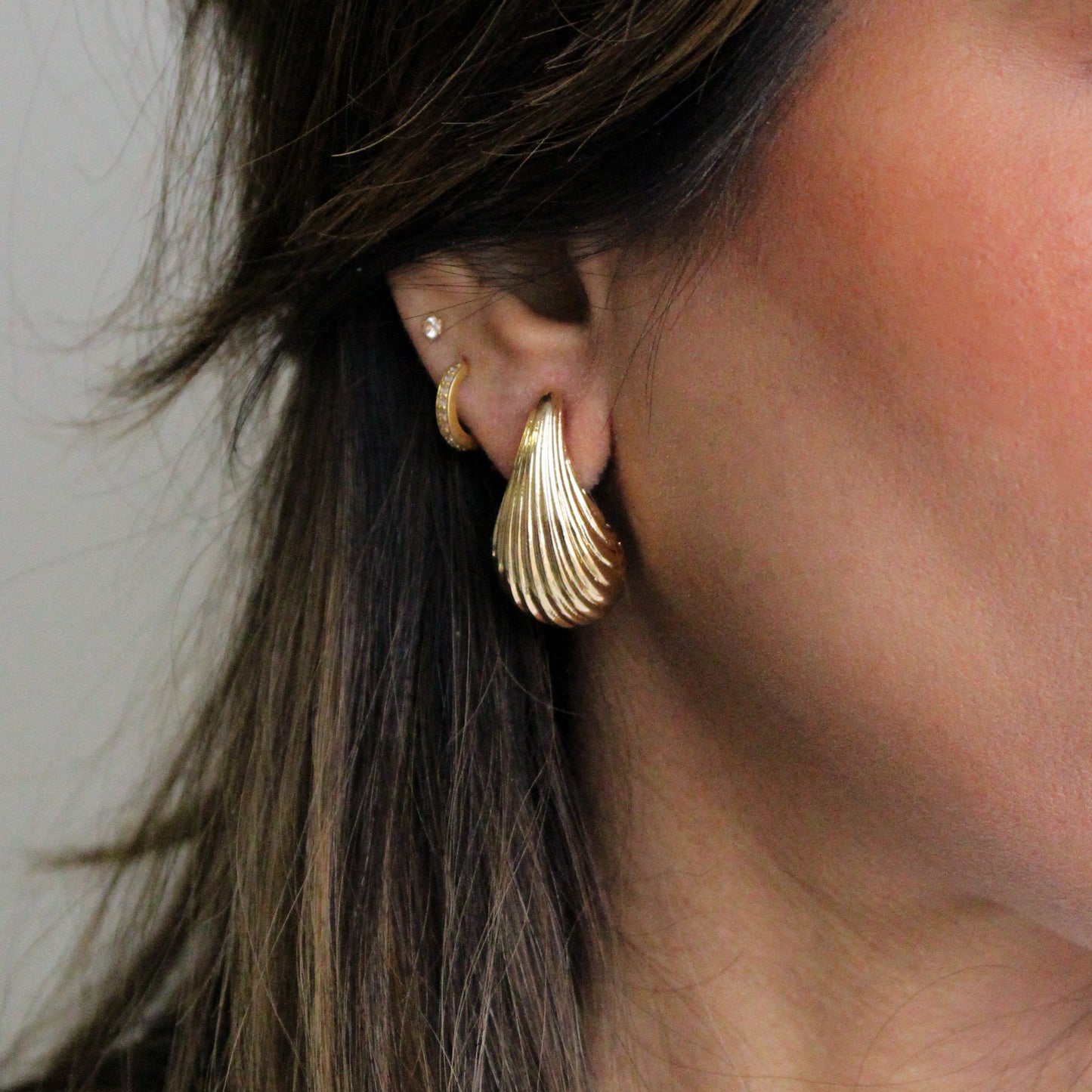 Gold Stud Earrings | Ribbed Teardrop