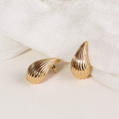 Gold Stud Earrings | Ribbed Teardrop