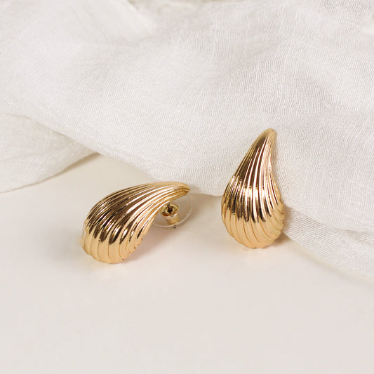 Gold Stud Earrings | Ribbed Teardrop