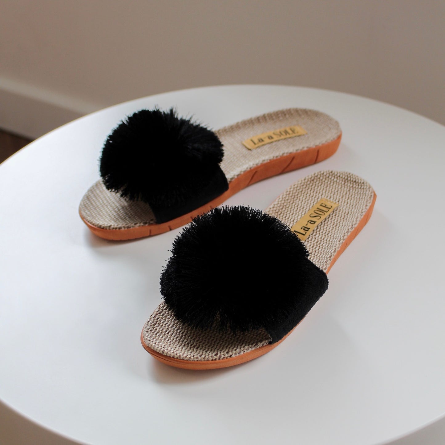 Pom Pom Slides | Black â La-a SOLE